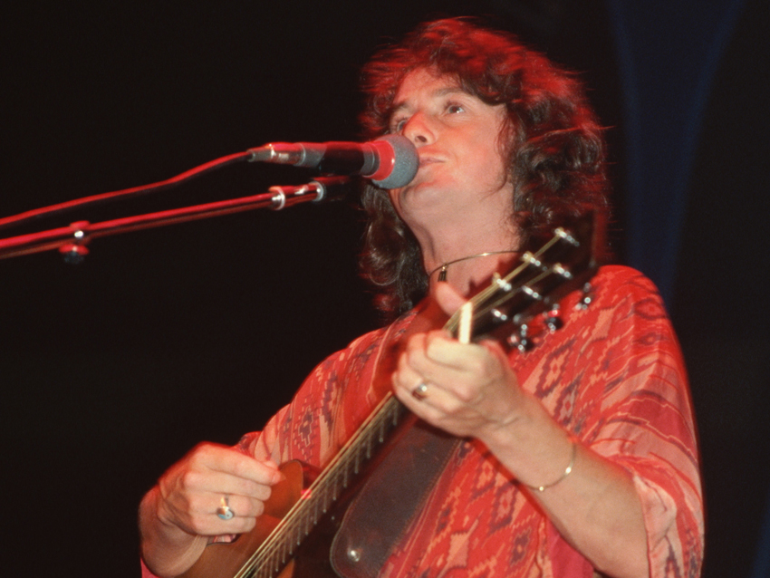Jon Anderson Playing Guitar